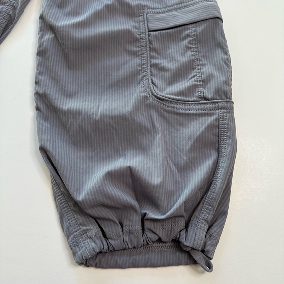Lululemon Yoga Camp Crop Cargo Pants Fossil Gray Women’s Size 4 - Picture 9 of 16